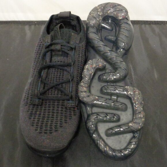 Brand New Nike Air Vapormax 2021 FK Boy's shoes. Black. New In Box F53 - Picture 4 of 6